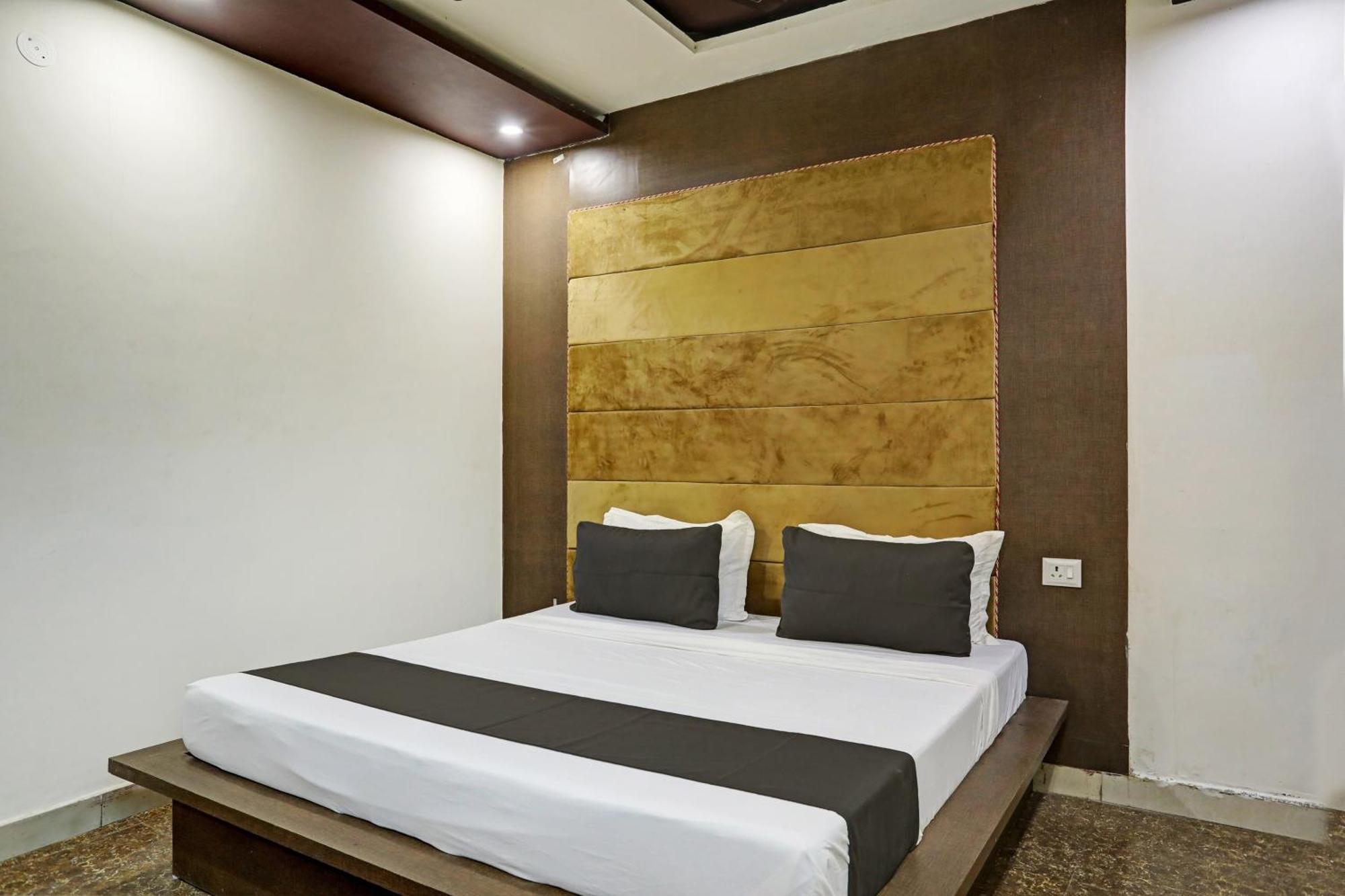 Hotel O All In One Hotel 가지아바드 외부 사진